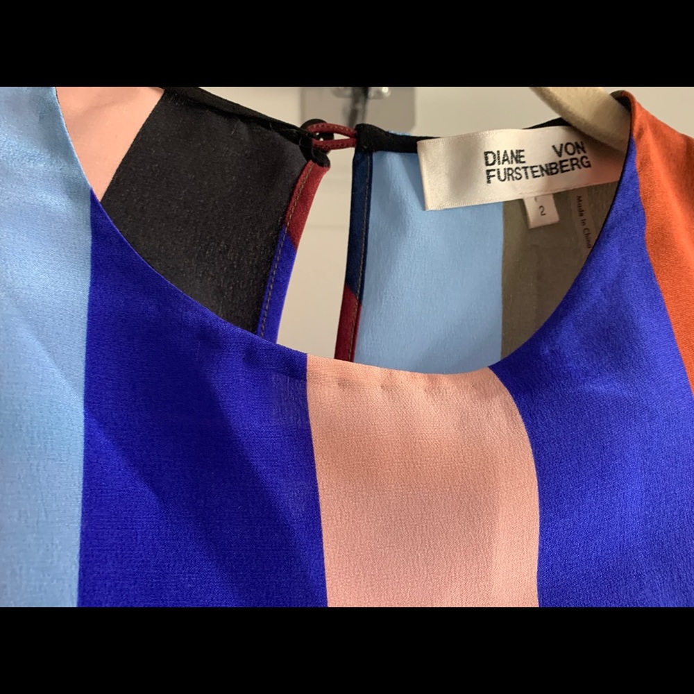 NWOT DVF Striped Silk blouse, size 2 - Picture 5 of 7